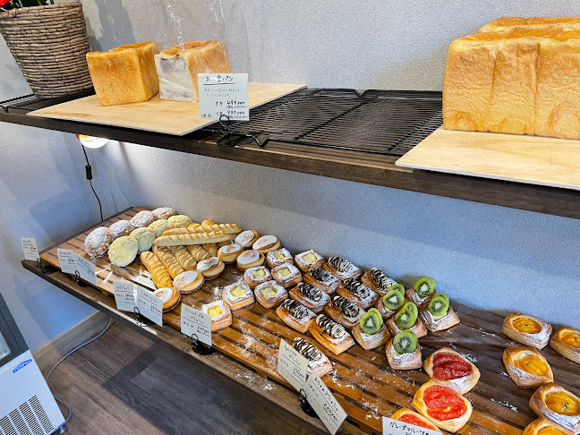 Opinii despre Y's bakery în 名古屋市 - 飲食業
