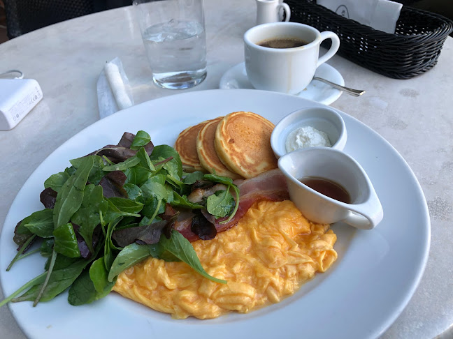 Opinii despre サラベス 東京店 în 千代田区 - 飲食業