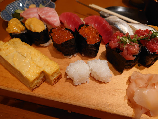 海鮮炉端と寿司 やよい - 飲食業