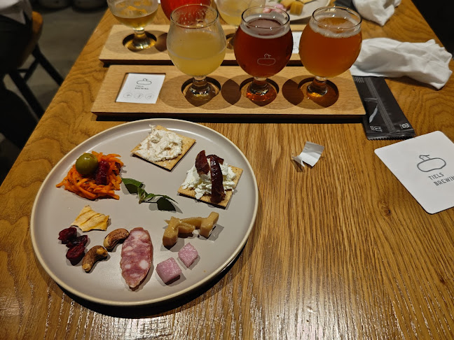 Comentarii opinii despre TIELS TEA & TAPS