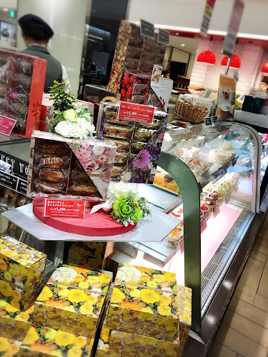 シーキューブ 町田小田急店 - 飲食業