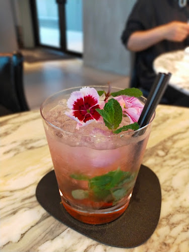 Opinii despre The Dragonfly Bar ザ ドラゴンフライ バー în 立川市 - 飲食業