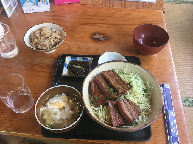 Comentarii opinii despre 沖縄そばの店 しむじょう