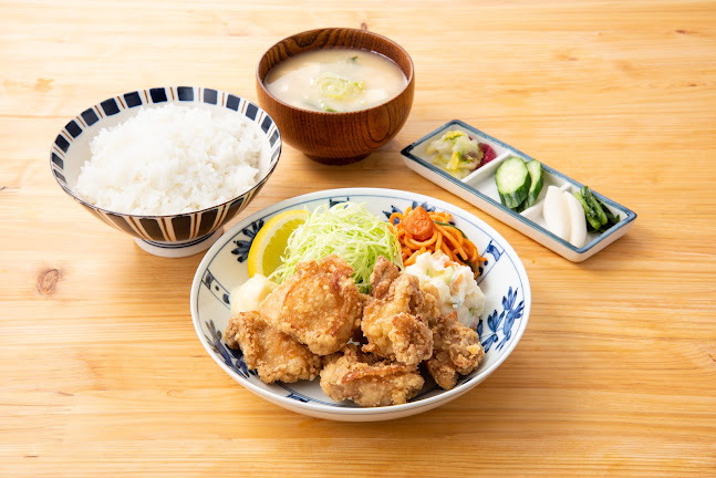 〒690-0003 島根県松江市朝日町 字伊勢宮472-2 シャミネ松江