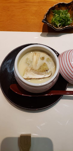 秋初月 - 飲食業