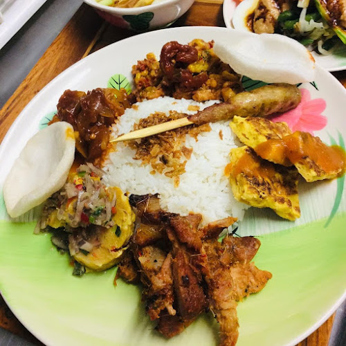 〒569-0071 大阪府高槻市城北町２丁目１４−１１ シャリテビル １F