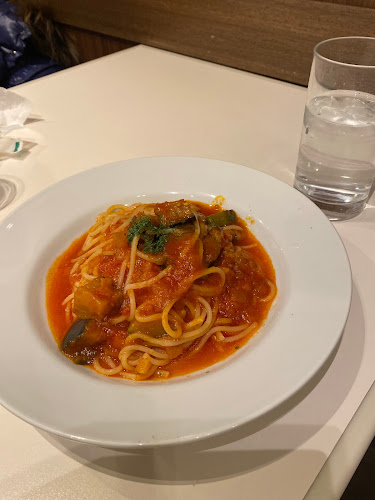 Opinii despre カフェモロゾフ 大和香林坊店 în 金沢市 - 飲食業