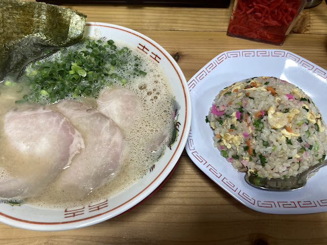 丸久ラーメン宜野湾店 - 飲食業