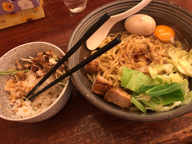 辛麺真空 町田本店