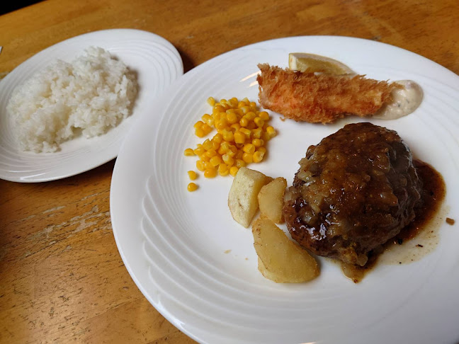 〒270-0023 千葉県松戸市八ケ崎８丁目２１−４