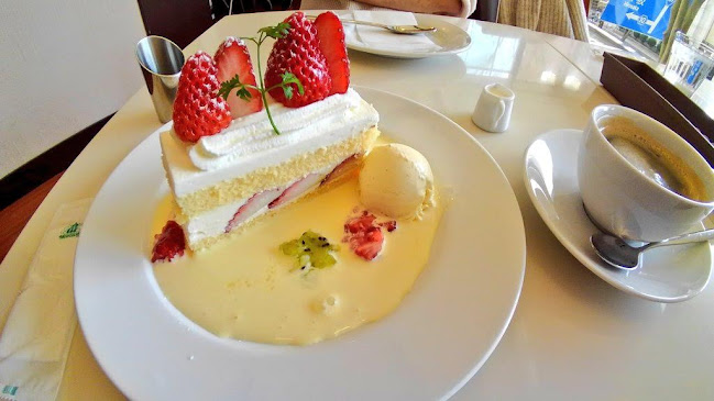 Opinii despre カフェモロゾフ 大和香林坊店 în 金沢市 - 飲食業