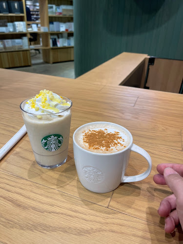 スターバックス コーヒー 直江津店 - 飲食業