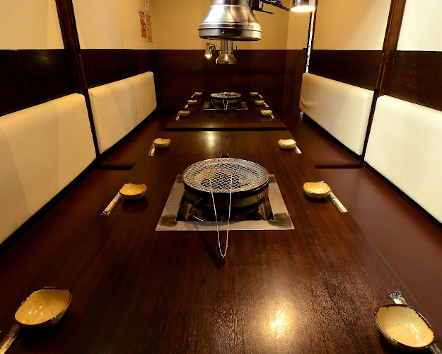 炭火焼肉 トロとん亭