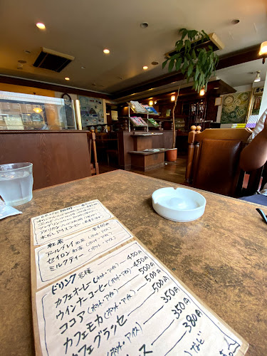 〒904-0004 沖縄県沖縄市中央１丁目２２−１８ 伊礼アパート