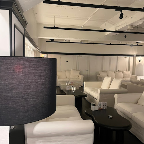 C.S.B 心斎橋店 シーシャカフェ&バー - 飲食業