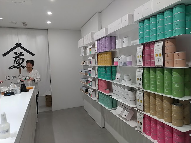 〒104-0061 東京都中央区銀座５丁目１０−１０