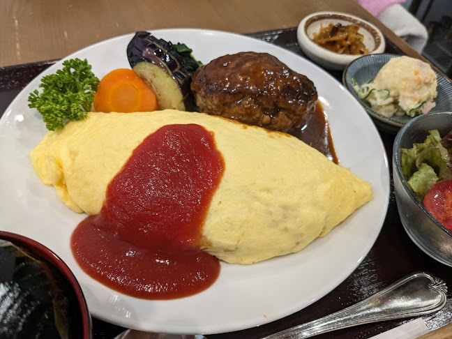 Cafe ＆ Restaurant まどい