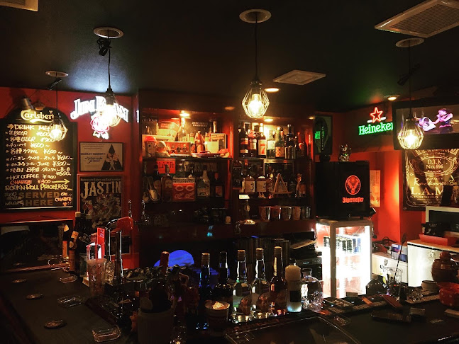 L.A.M.F. - 飲食業