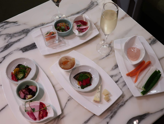 〒542-0086 大阪府大阪市中央区西心斎橋１丁目３−３ ホテル日航大阪 2F