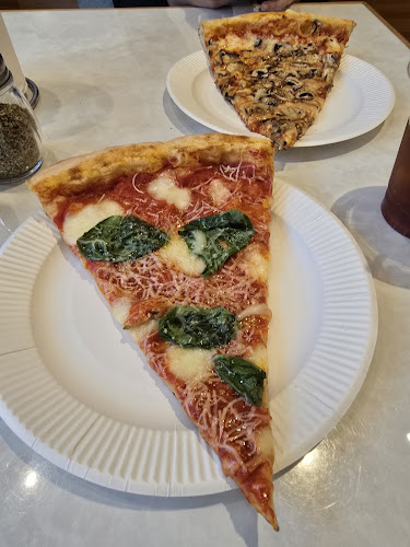 Opinii despre The Pizza Tokyo Hiroo în 渋谷区 - 飲食業