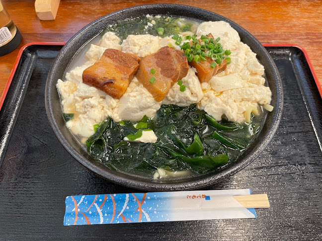 〒905-0013 沖縄県名護市城１丁目４−１１ 名護市営市場 ２階