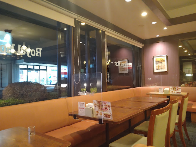ロイヤルホスト小平学園店 - 飲食業