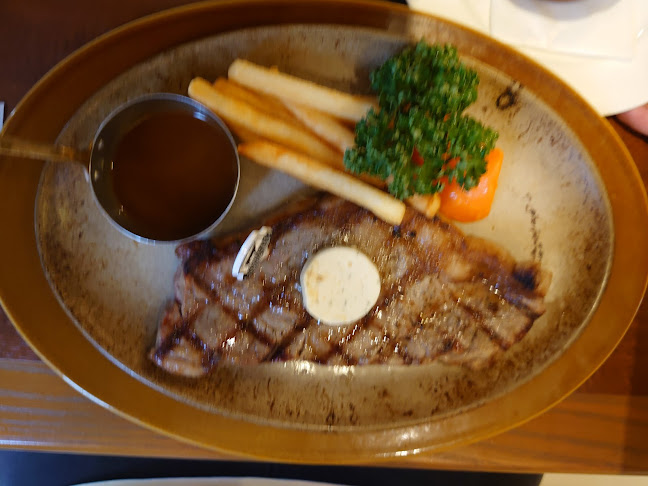 Opinii despre ロイヤルホスト橘通店 în 宮崎市 - 飲食業