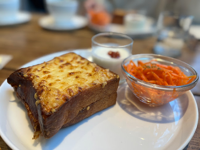 パンとエスプレッソと花束を - 飲食業