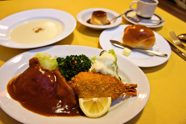 Opinii despre グリル十字屋 în 神戸市 - 飲食業