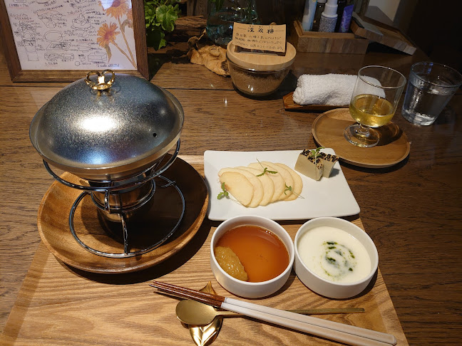 〒550-0004 大阪府大阪市西区靱本町１丁目１８−２３ ウルトラビル 2F