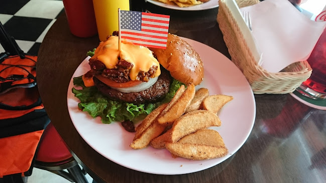 Opinii despre George's Bar ジョージズバー în 横須賀市 - 飲食業