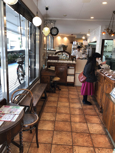 パティスリー エス - 飲食業