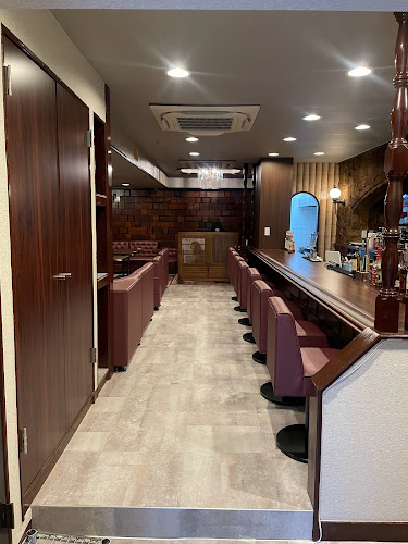 ロワンディシー (Premier Bar Loin d’ici) - 飲食業