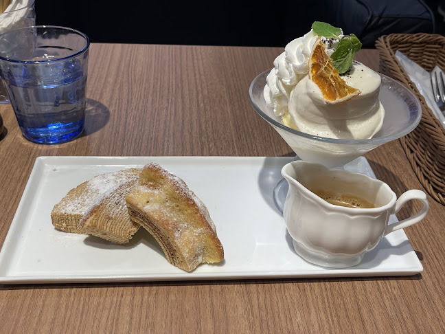 カフェ青山 岡山本店 - 岡山市