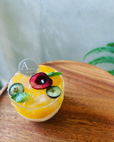 パティスリーオーセンティック - 飲食業