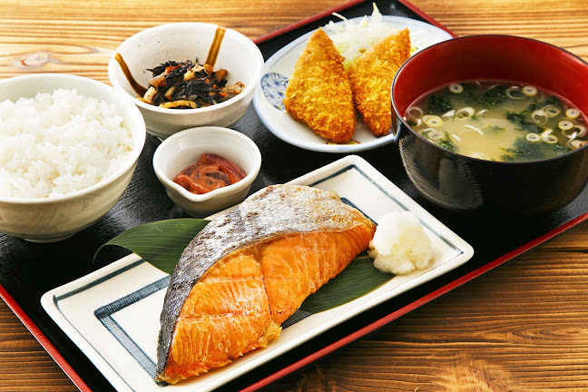 〒233-0002 神奈川県横浜市港南区上大岡西１ 17-30 1F