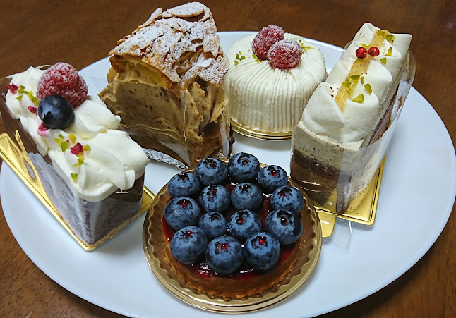 Opinii despre パティスリー エス în 京都市 - 飲食業