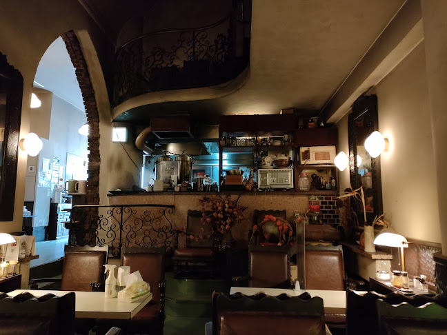 〒730-0853 広島県広島市中区堺町１丁目５−１５