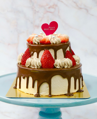 パティスリーモンクレア(うるま店) - 飲食業