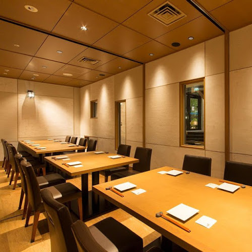 ダイナミックキッチン＆バー 響 横浜スカイビル店