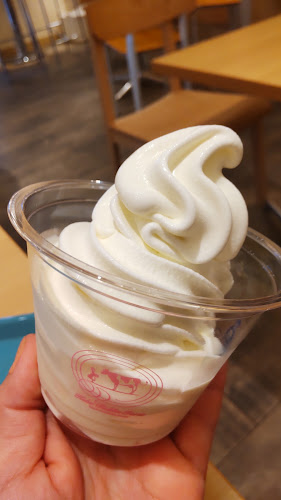 Opinii despre 六甲牧場カフェ UMIEモザイク店 în 神戸市 - 飲食業