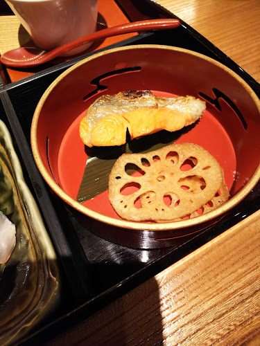 〒530-0003 大阪府大阪市北区堂島１丁目３−３３ 新地萬年ビル 1F 新地 萬年ビル