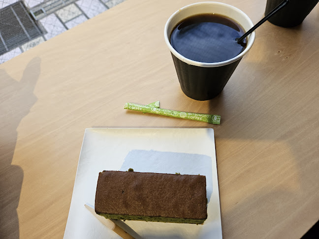 〒150-0001 東京都渋谷区神宮前５丁目１１−１３