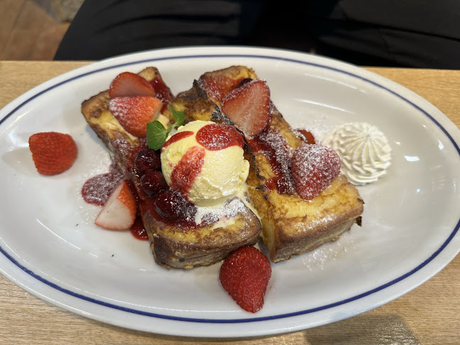 Opinii despre イー·エー·グラン そごう横浜店 în 横浜市 - 飲食業