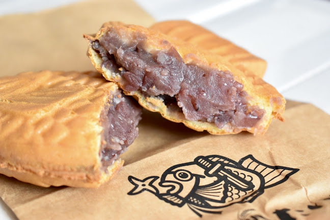 甲賀米粉たい焼き 徳島店(Japanese fish-shaped cake) - 徳島市