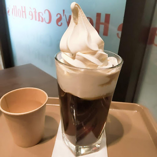 ホリーズカフェ 三宮さんプラザ店 - 神戸市