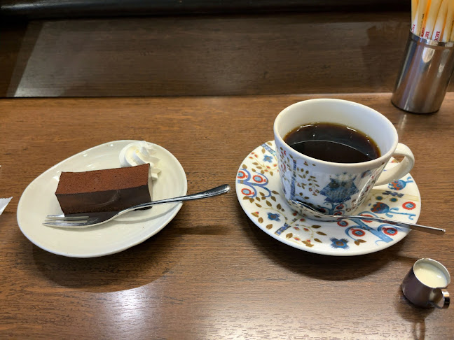 〒113-0033 東京都文京区本郷４丁目２５−１１ メゾンベリテ 1階