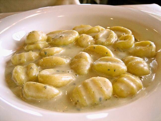 マーノ・エ・マーノ - 飲食業