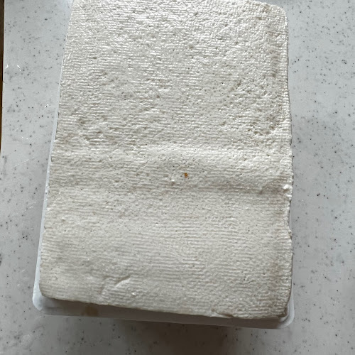 〒257-0043 神奈川県秦野市栄町８−２３