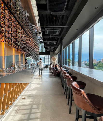 The Dragonfly Bar ザ ドラゴンフライ バー